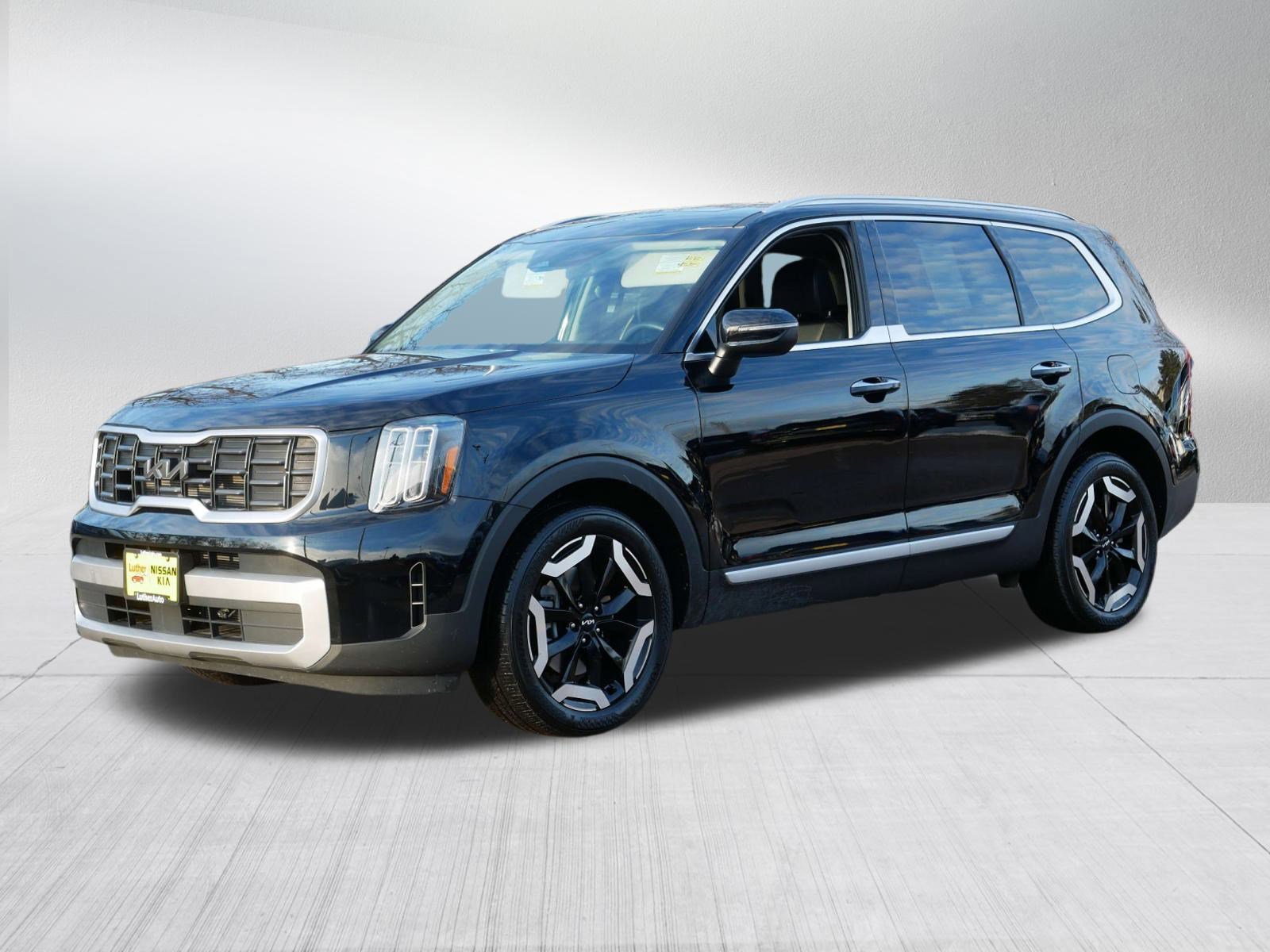 Used 2023 Kia Telluride S w/ S Sunroof Package image 3