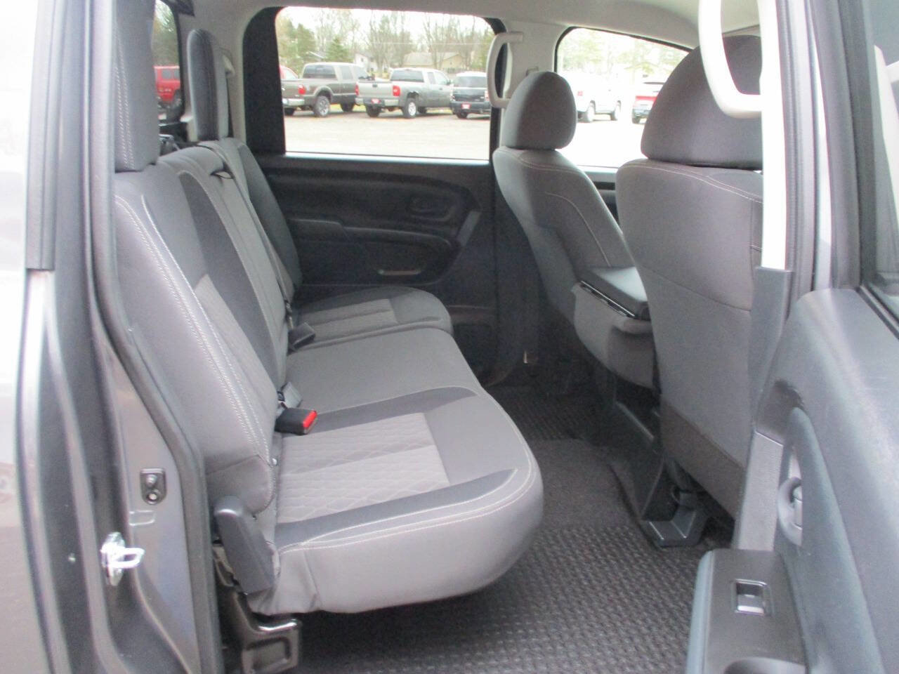 Used 2023 Nissan Titan S image 23