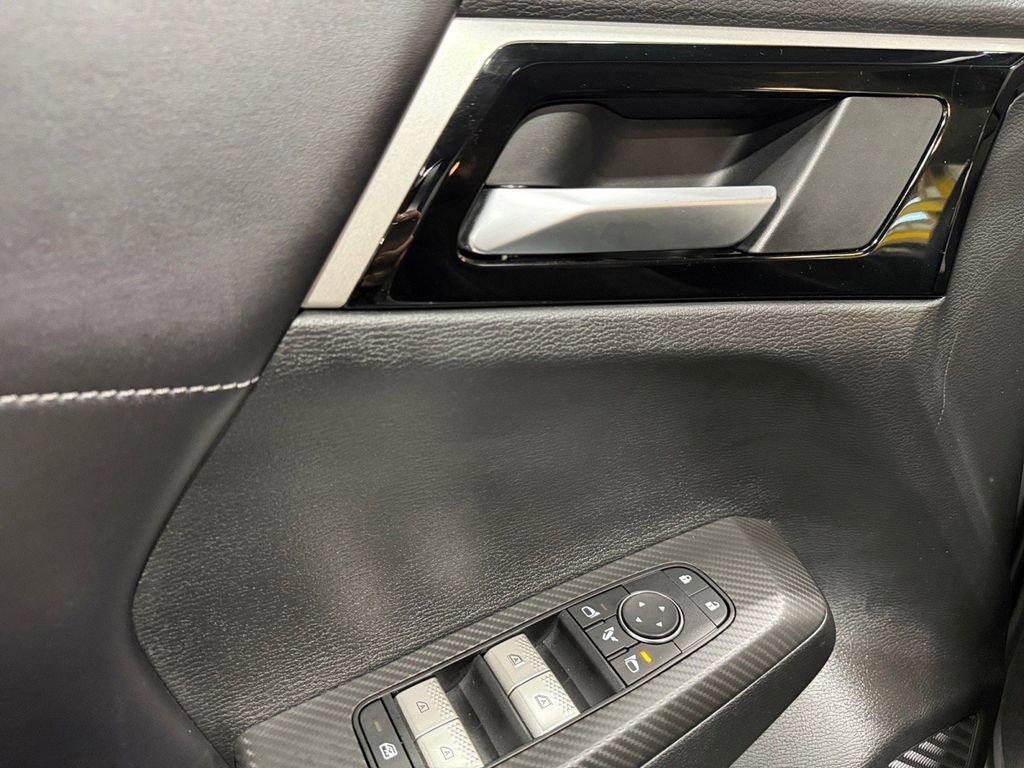 Used 2023 Mitsubishi Outlander SE image 23