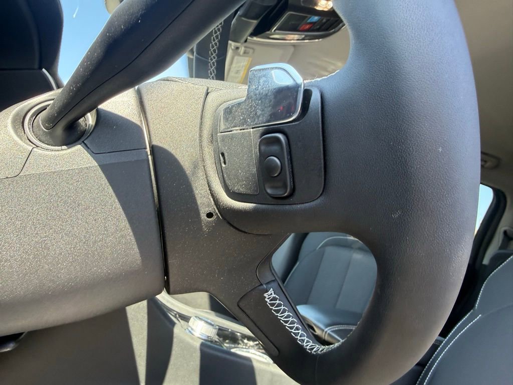 Used 2023 Jeep Grand Cherokee L Laredo AWD/4WD image 9