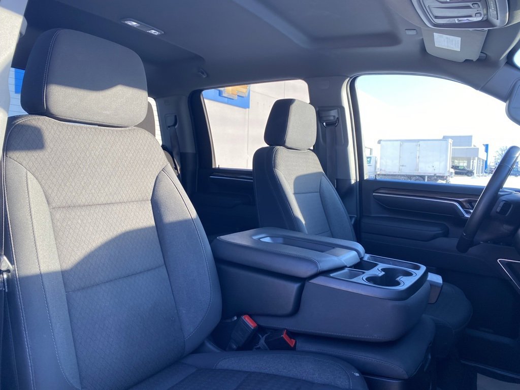 Used 2025 Chevrolet Silverado 2500 LT w/ Convenience Package image 19