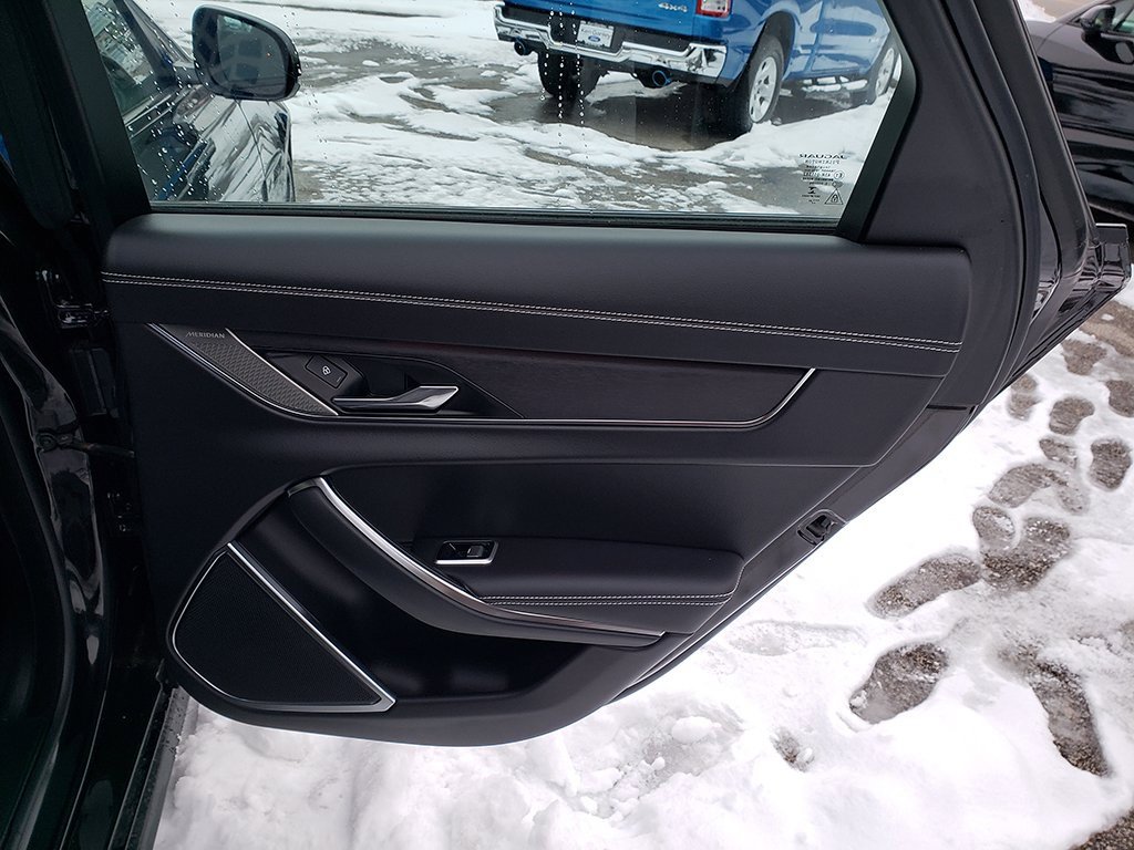 Used 2024 Jaguar XF R-Dynamic SE image 18