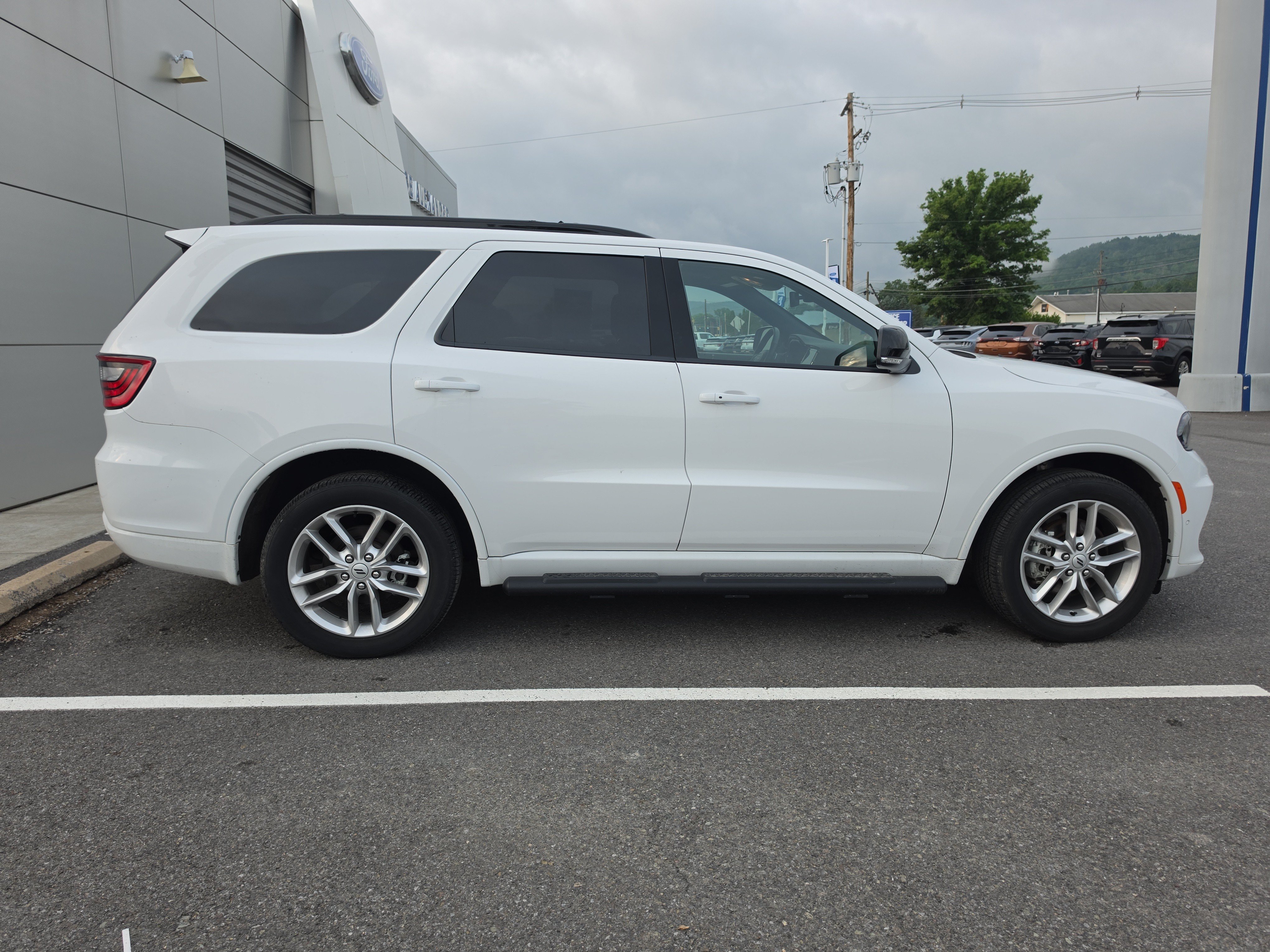 Used 2025 Dodge Durango GT AWD/4WD image 2