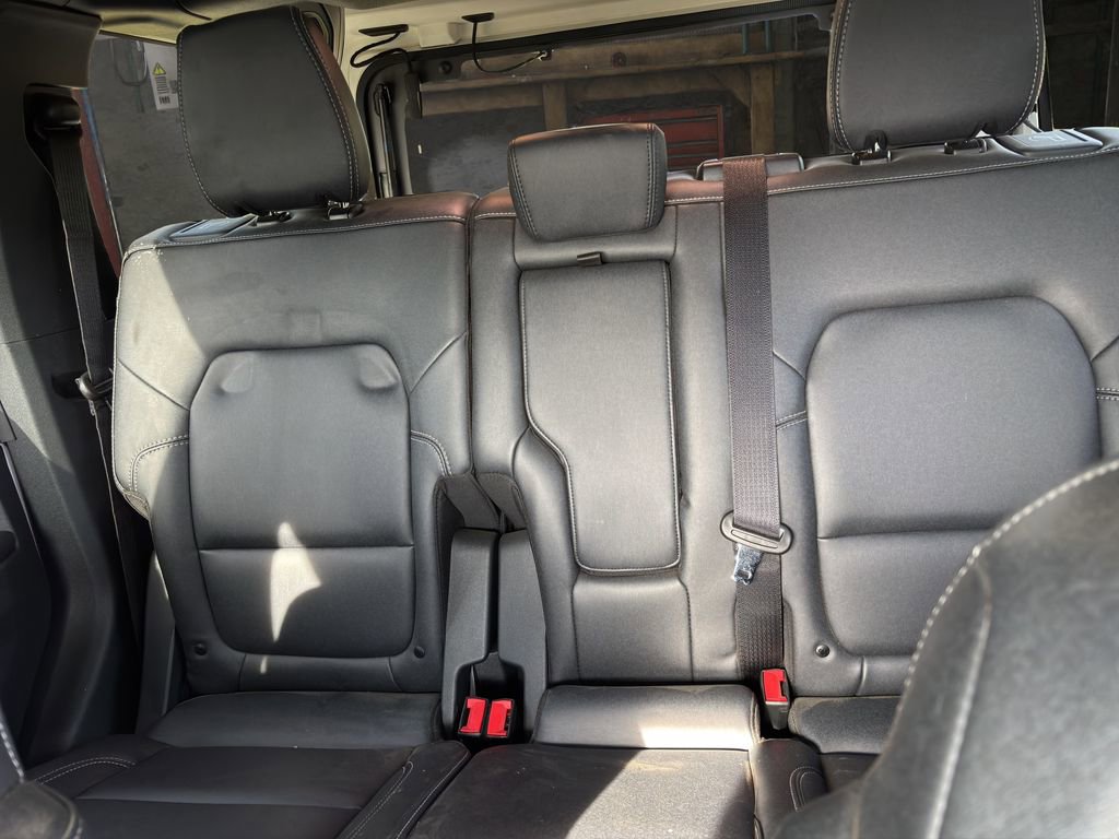 Used 2025 Ford Bronco Badlands AWD/4WD image 12
