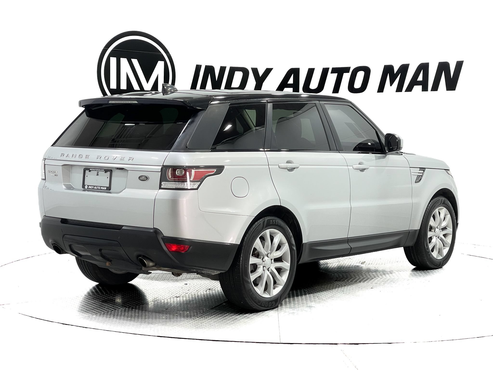 Used 2017 Land Rover Range Rover Sport HSE AWD/4WD image 4