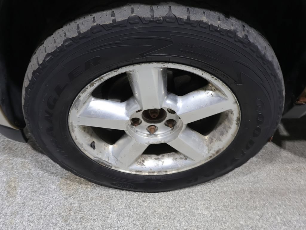Used 2007 Chevrolet Avalanche LT w/ LT Preferred Equipment Group AWD/4WD image 9