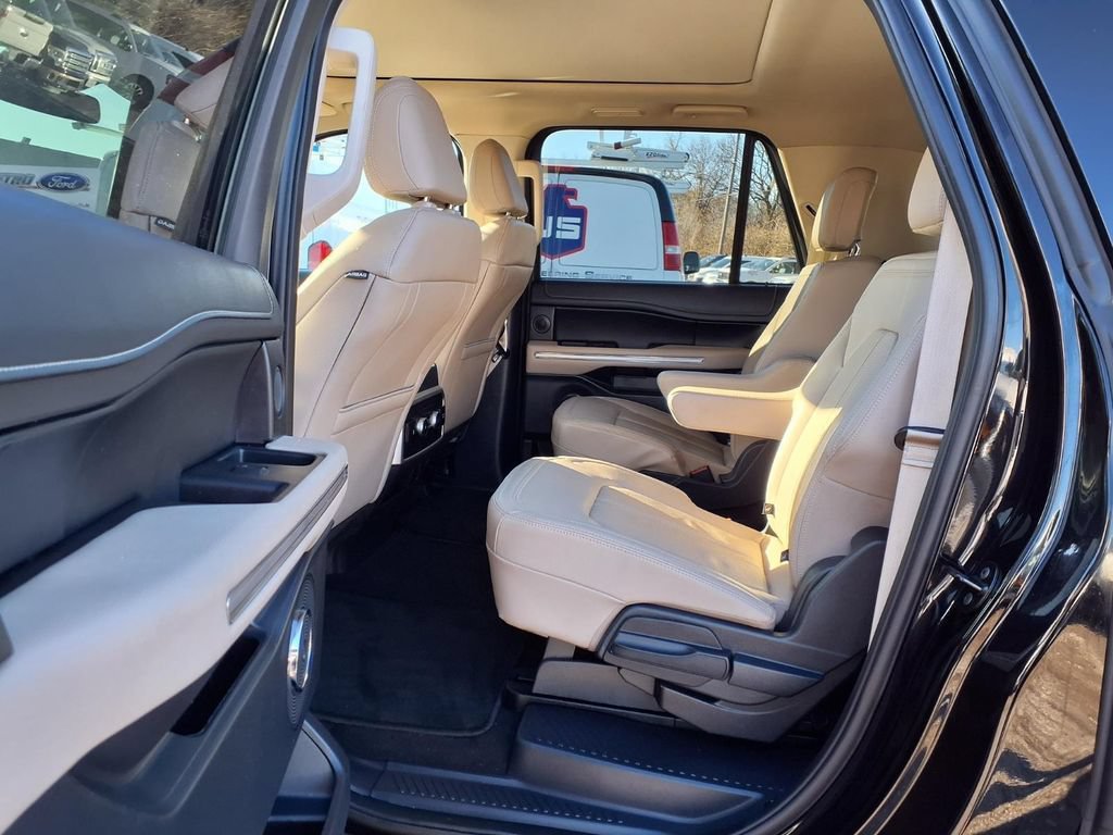 Used 2024 Ford Expedition Max Limited AWD/4WD image 29