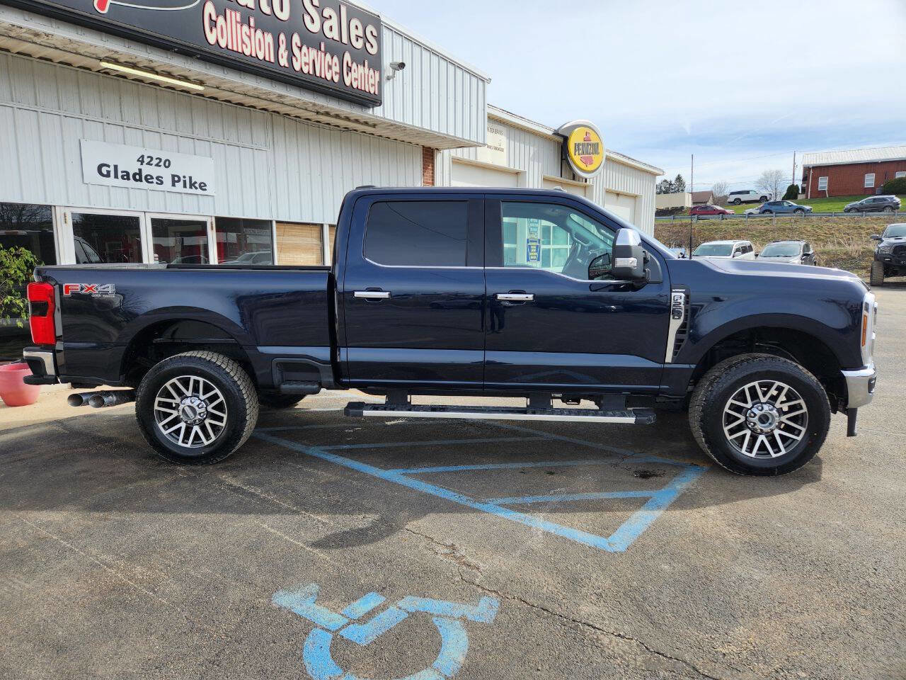Used 2025 Ford F250 Lariat w/ Chrome Package image 9