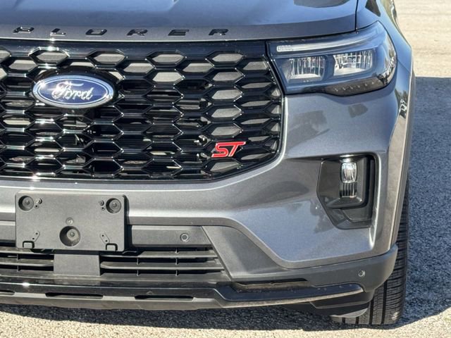 Used 2025 Ford Explorer ST image 8