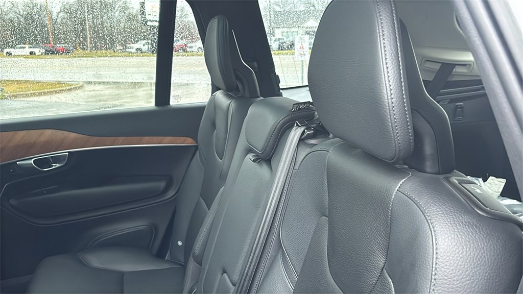 Certified 2023 Volvo XC90 B6 Core w/ Climate Package image 28