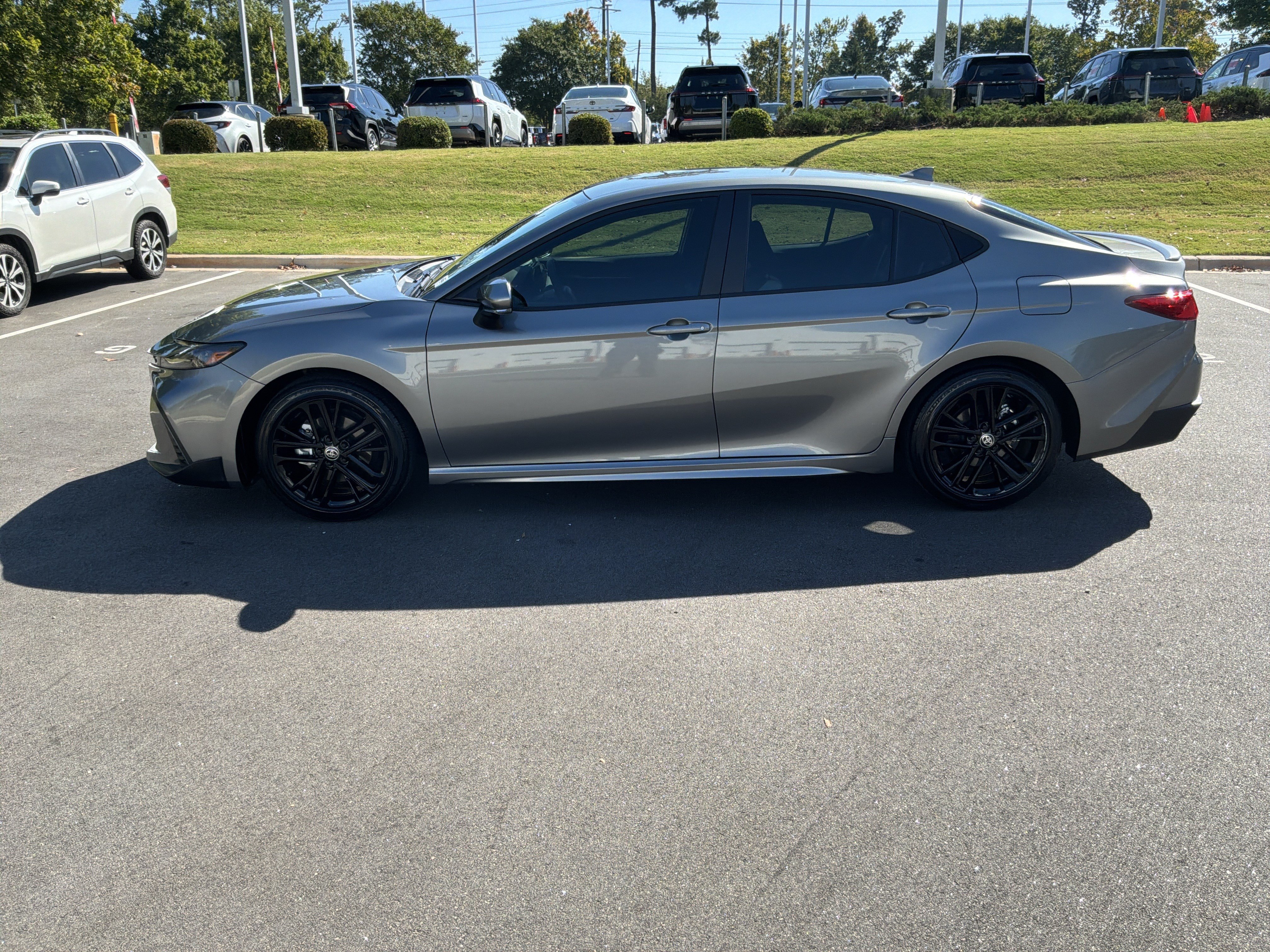Used 2026 Toyota Camry SE FWD image 7