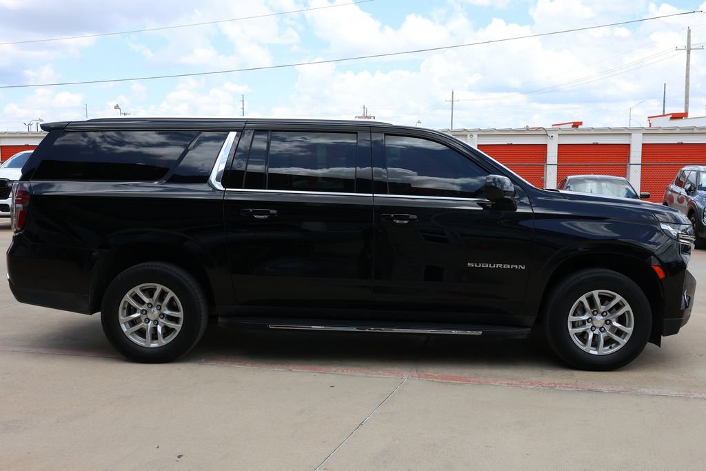 Used 2023 Chevrolet Suburban LT RWD image 4