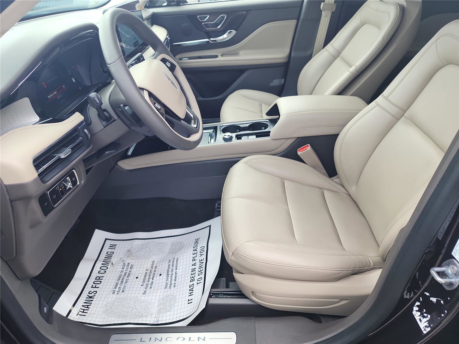 Used 2023 Lincoln Corsair FWD w/ Towing Package image 13