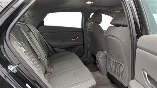 Used 2025 Hyundai Elantra SEL FWD image 18