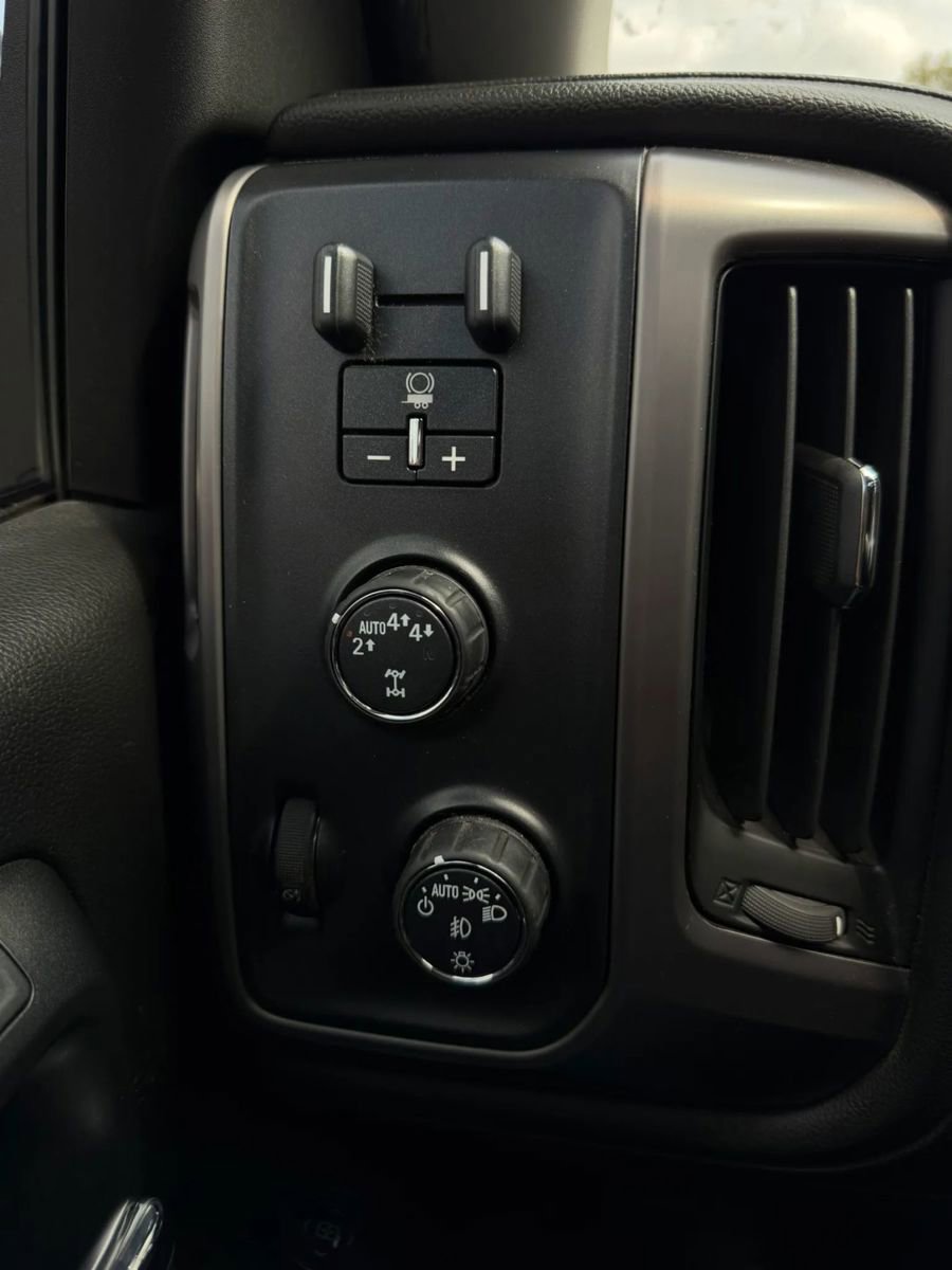 Used 2018 GMC Sierra 1500 SLT w/ All-Terrain Package AWD/4WD image 24