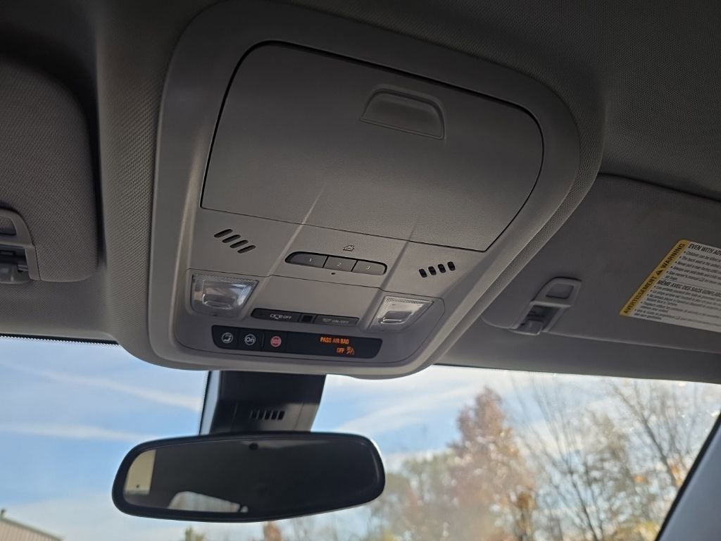 Used 2022 GMC Terrain SLT image 26