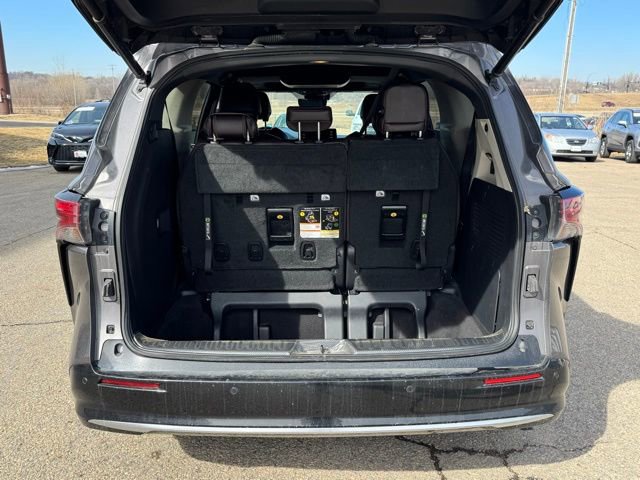 Used 2021 Toyota Sienna Platinum image 15