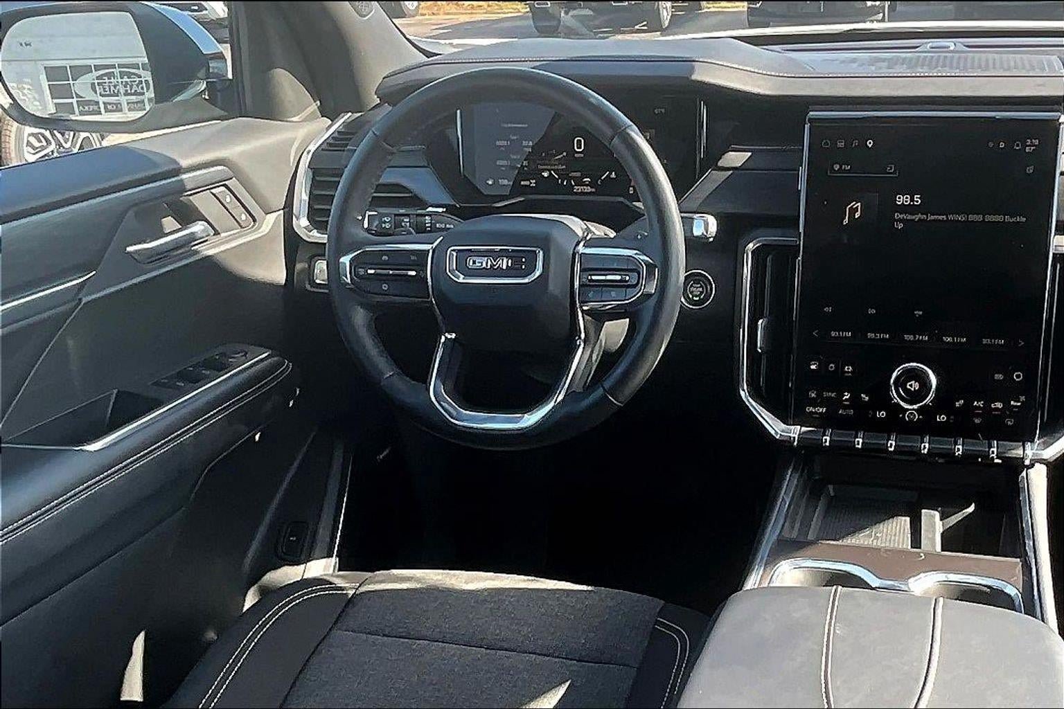 Used 2025 GMC Acadia Elevation AWD/4WD image 5