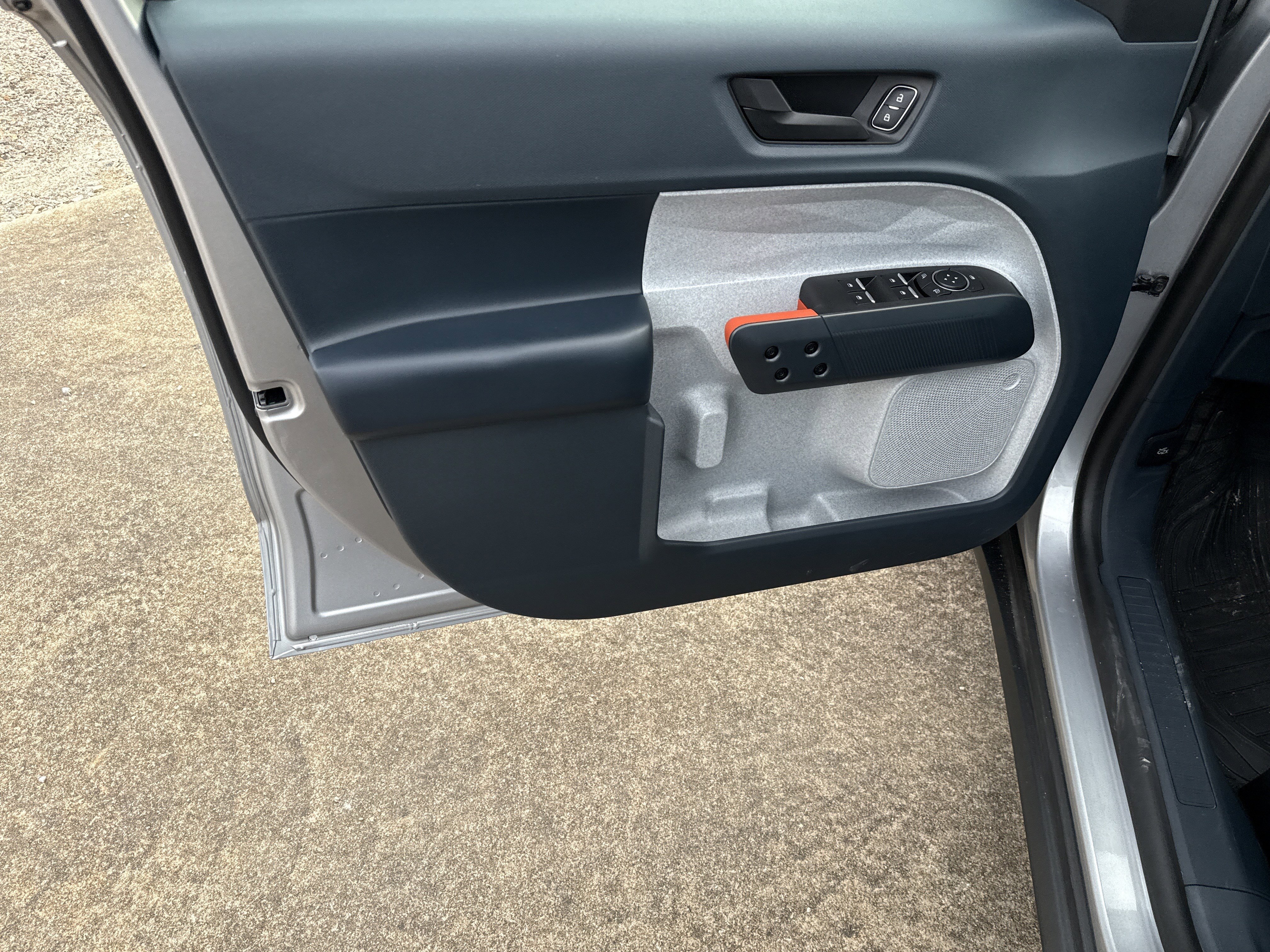 Used 2022 Ford Maverick XLT image 11