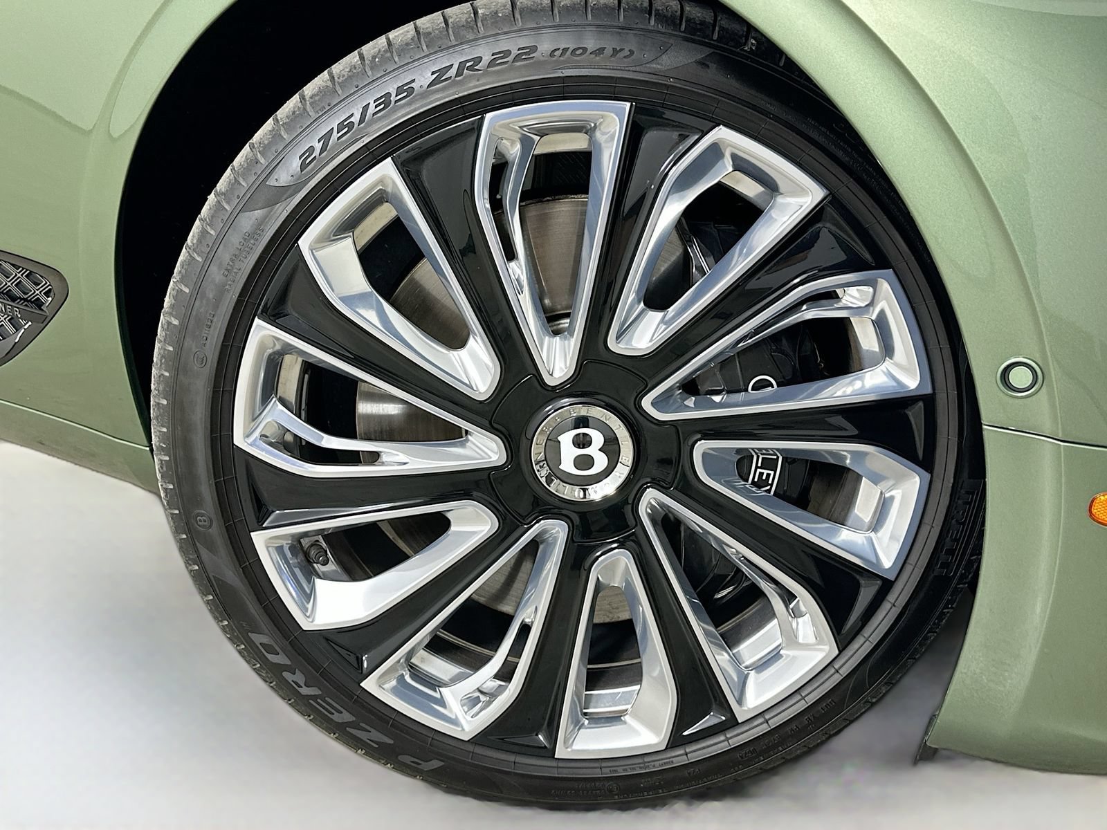 Used 2024 Bentley Continental GT Mulliner AWD/4WD image 13