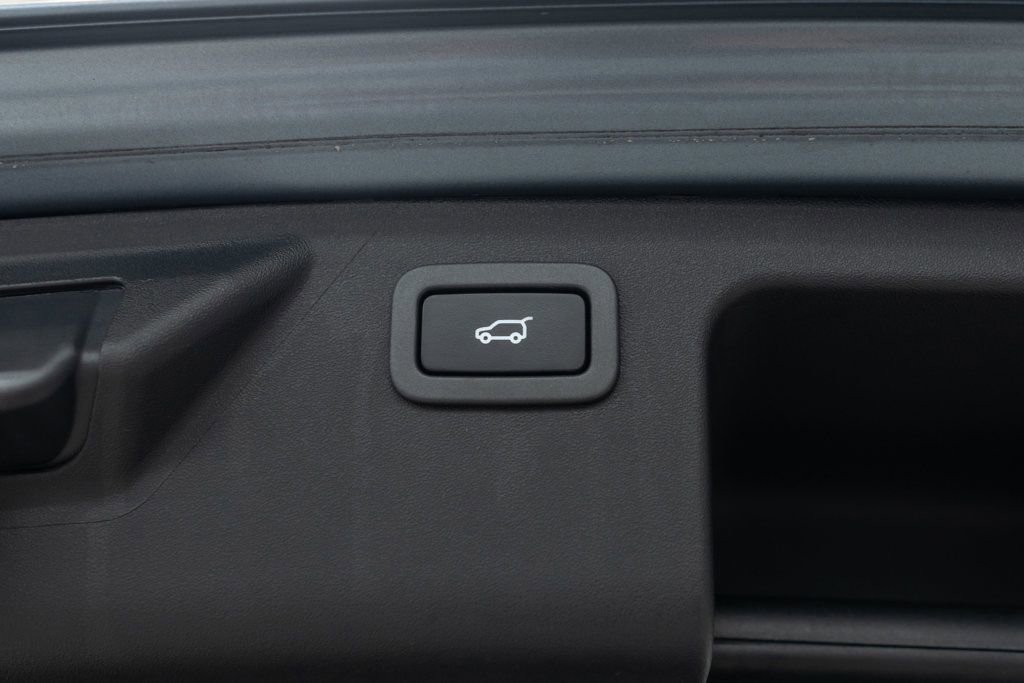 Used 2018 Land Rover Discovery Sport HSE AWD/4WD image 30