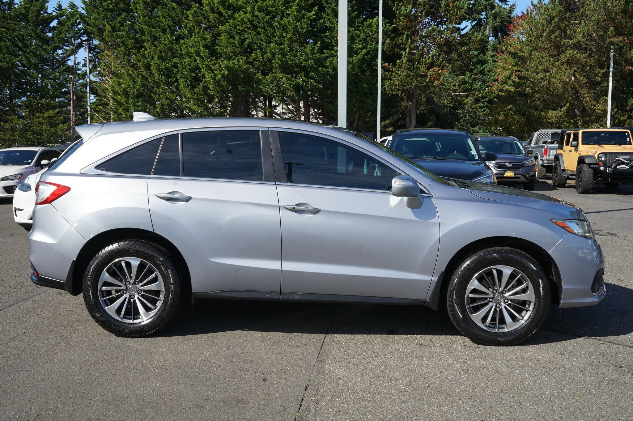 Used 2016 Acura RDX w/ Advance Package AWD/4WD image 6
