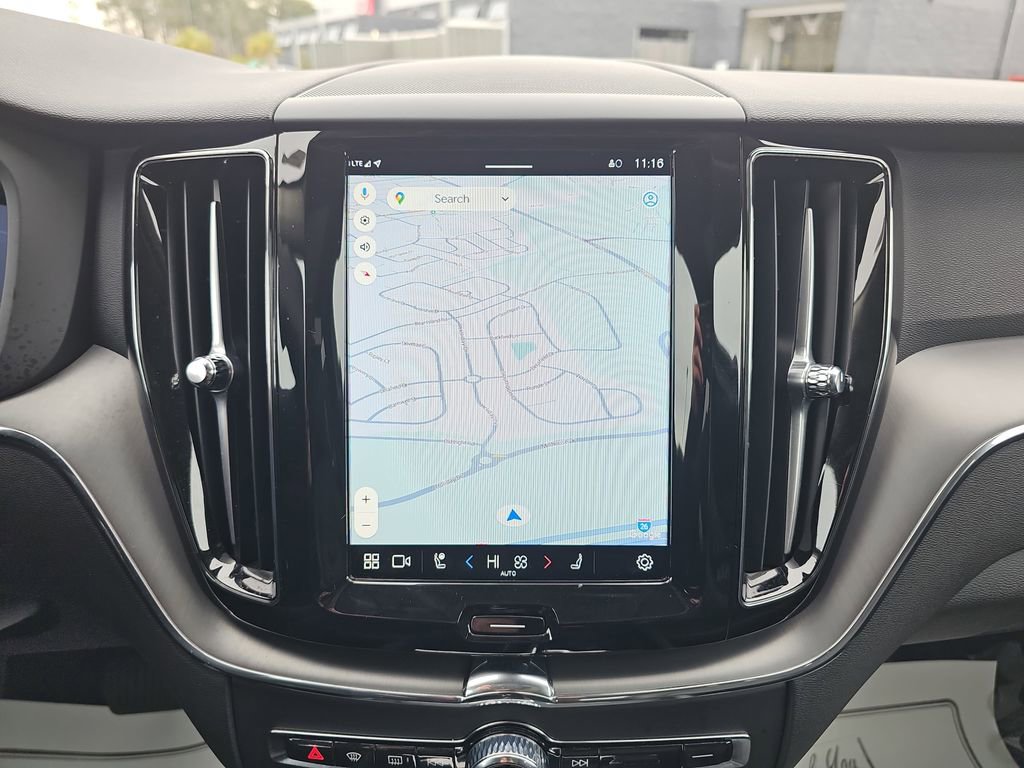 Used 2025 Volvo XC60 B5 Core image 26