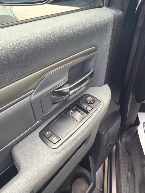 Used 2016 RAM 2500 Tradesman w/ Chrome Appearance Group AWD/4WD image 16