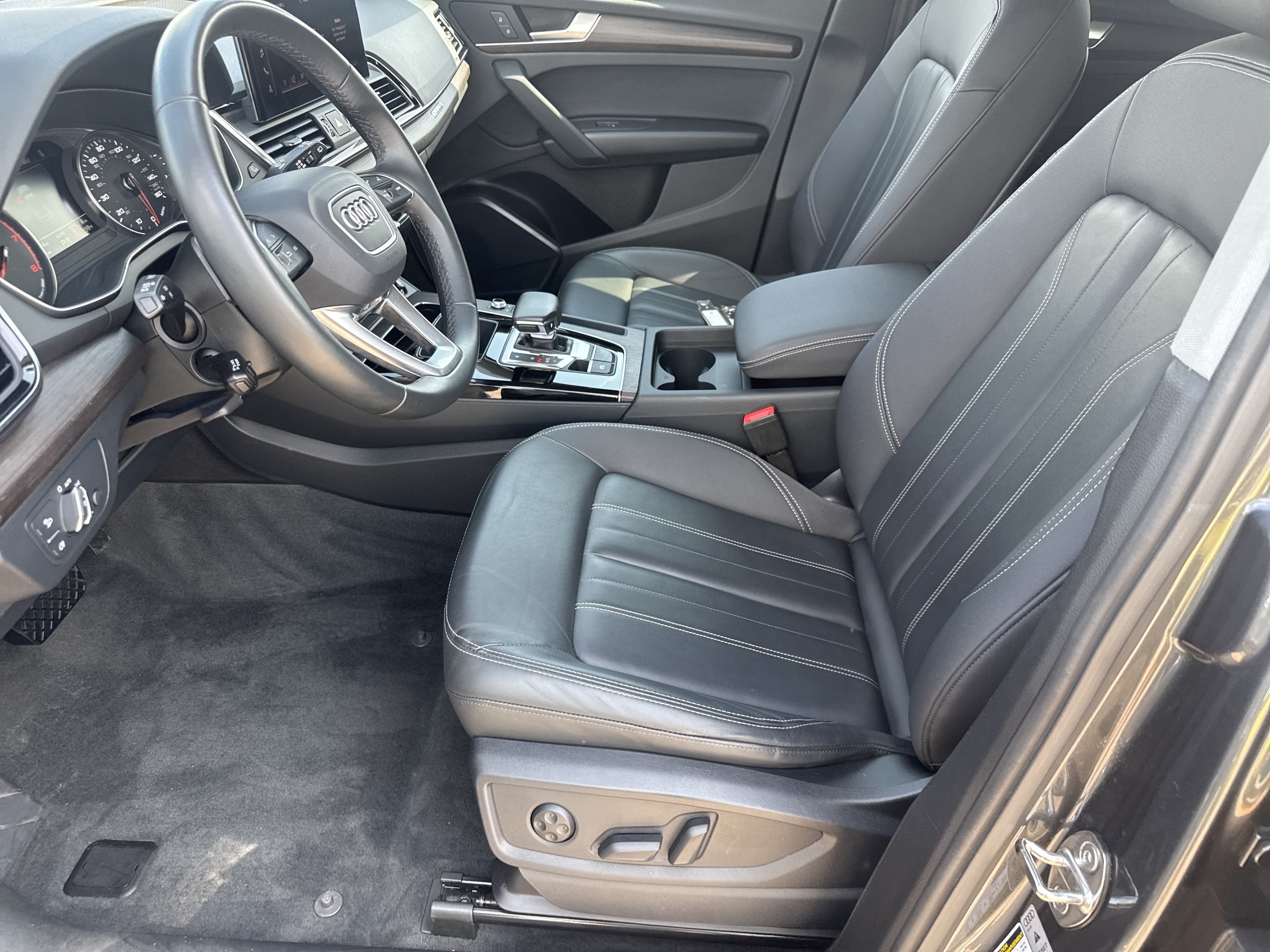 Used 2023 Audi Q5 2.0T Premium w/ Convenience Package AWD/4WD image 5