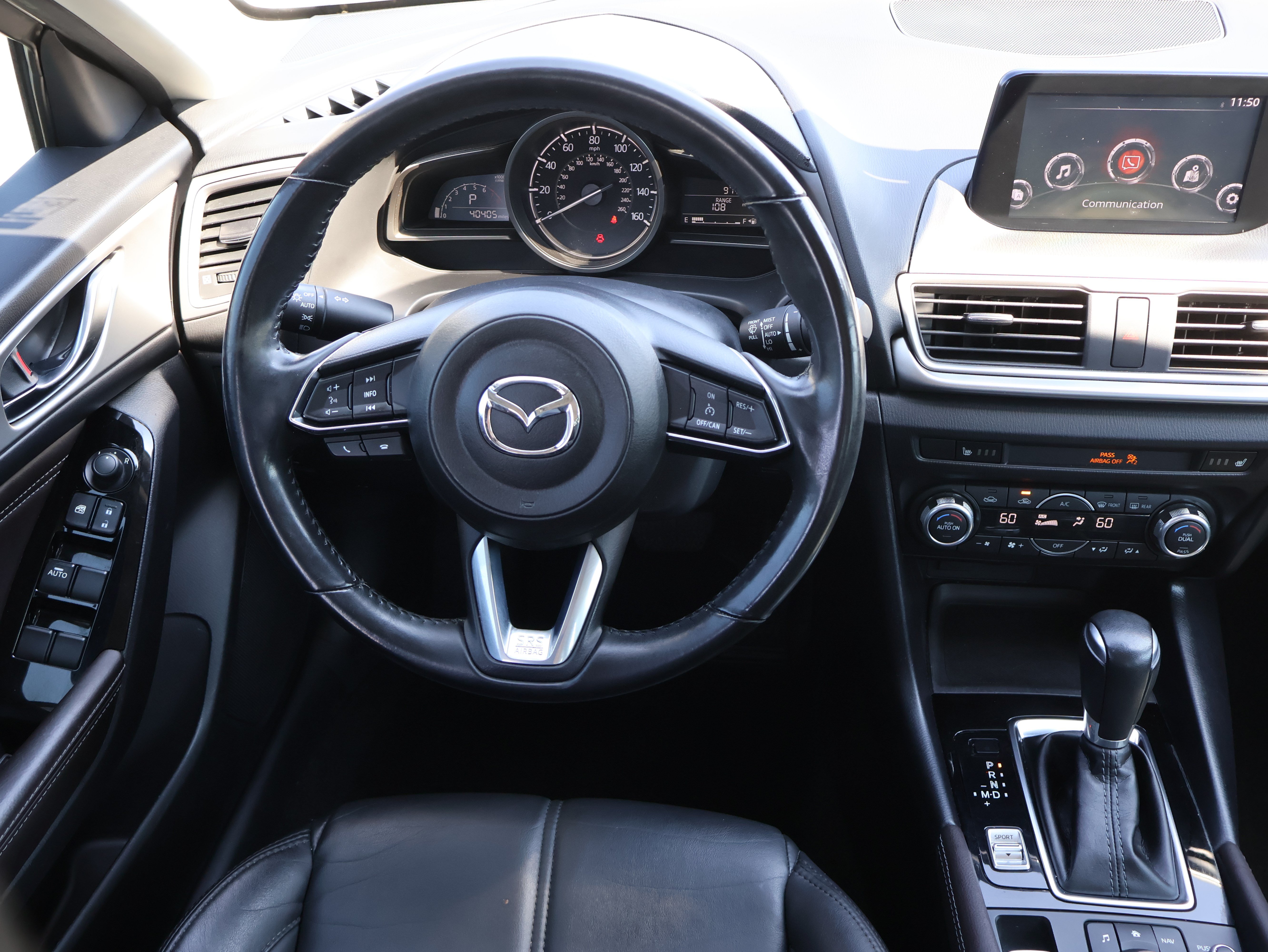 Used 2018 MAZDA MAZDA3 Touring FWD image 12