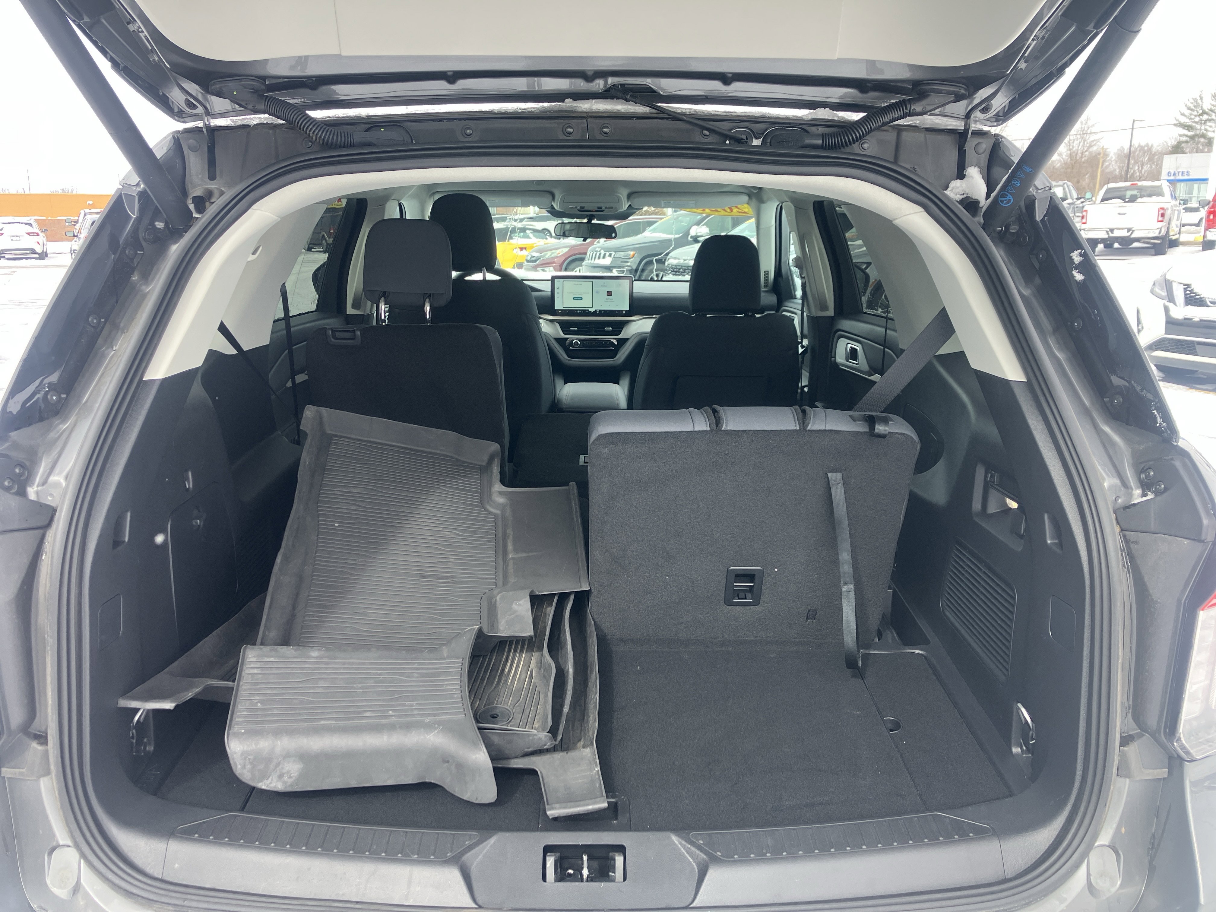 Used 2025 Ford Explorer Active image 13