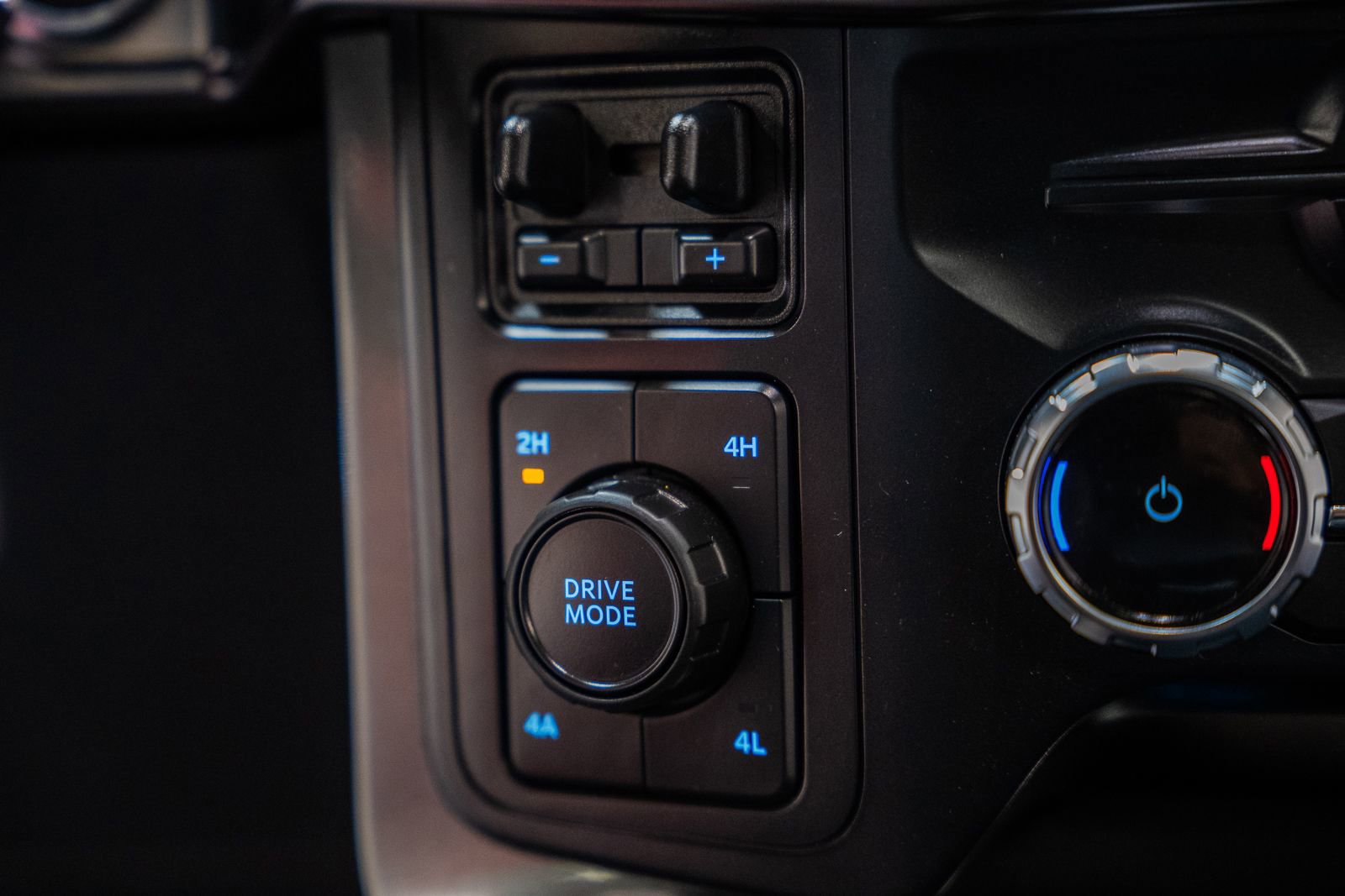 Certified 2023 Ford F150 Lariat w/ Equipment Group 502A High image 33