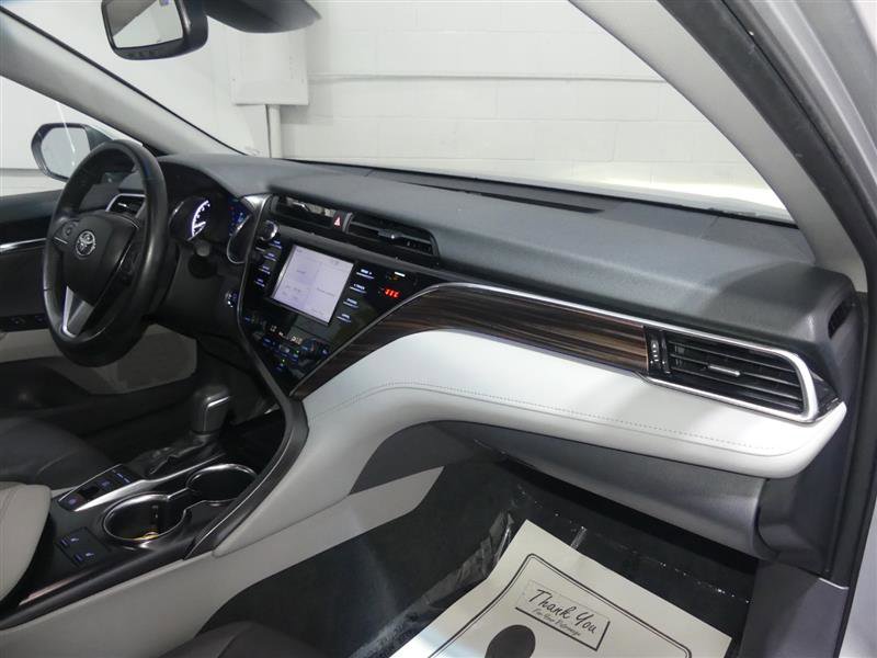 Used 2018 Toyota Camry XLE FWD image 24