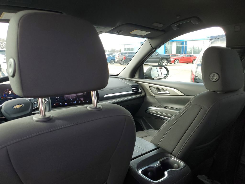 Used 2024 Chevrolet Traverse LT w/ Trailering Package image 32
