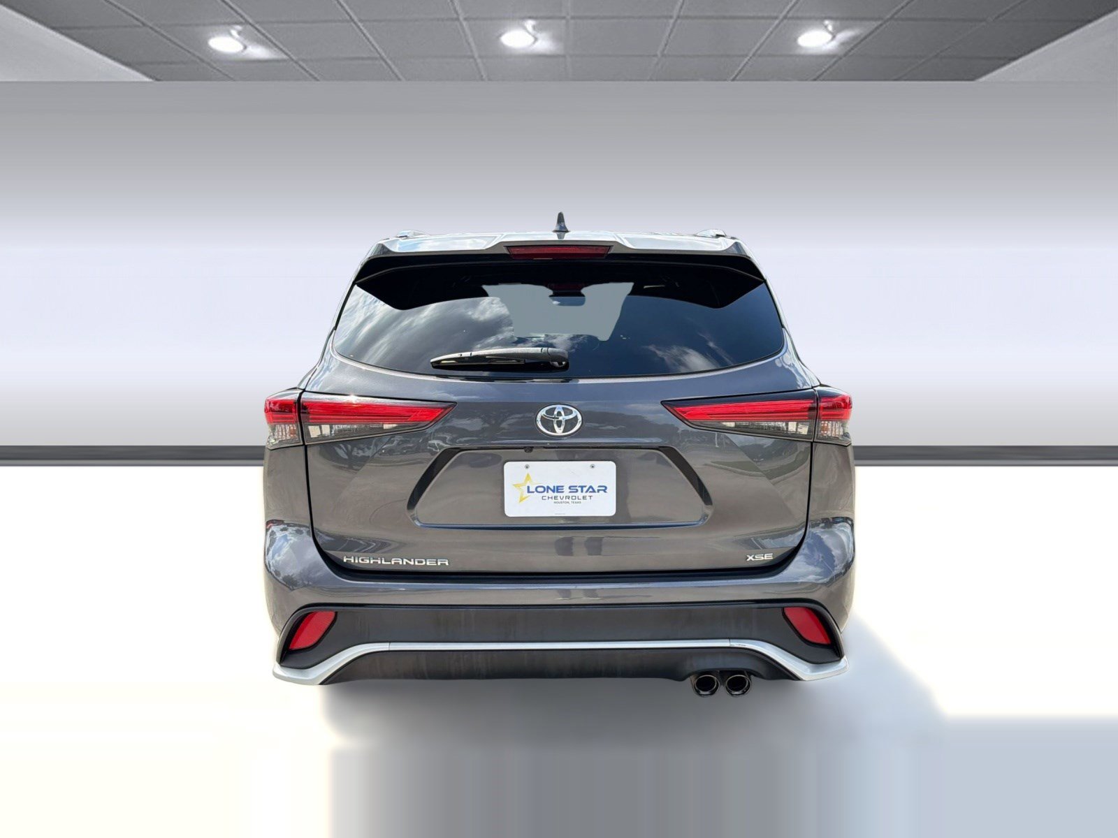 Used 2021 Toyota Highlander XSE FWD image 10