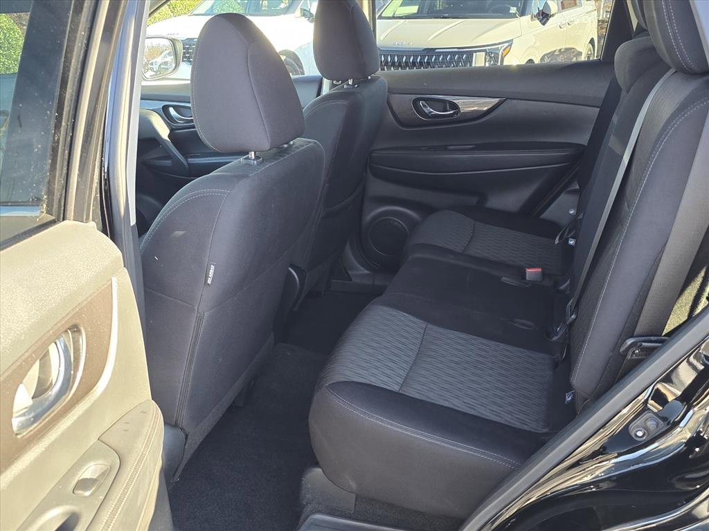 Used 2020 Nissan Rogue SV w/ Premium Package image 10