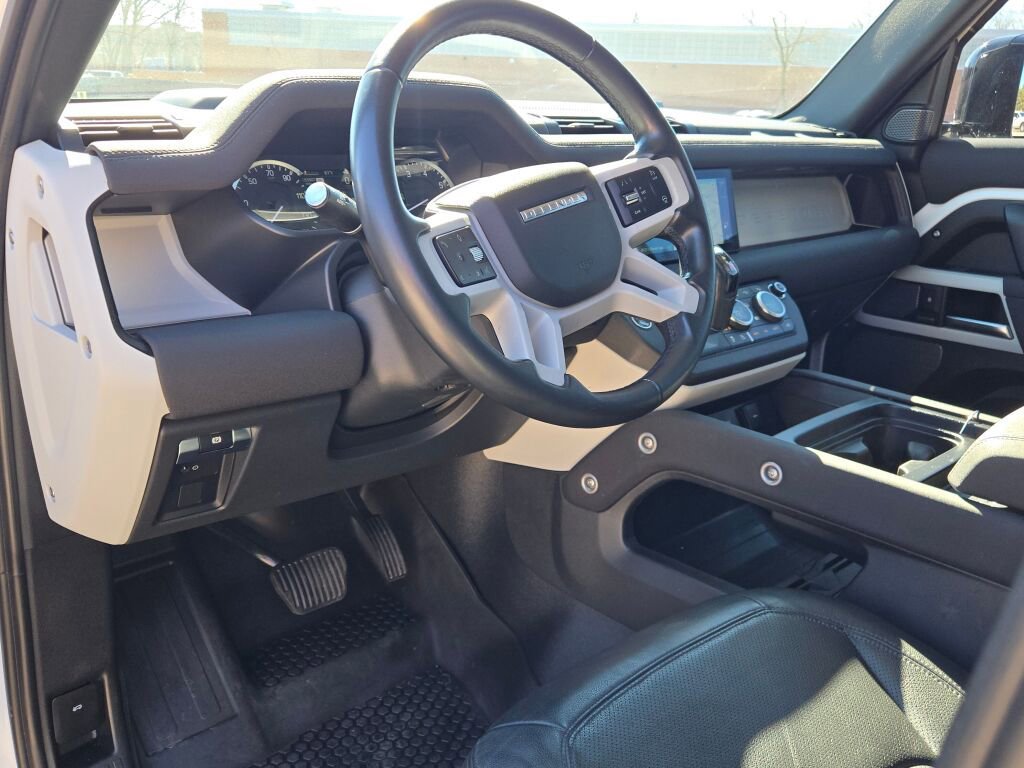 Used 2023 Land Rover Defender 110 SE AWD/4WD image 24