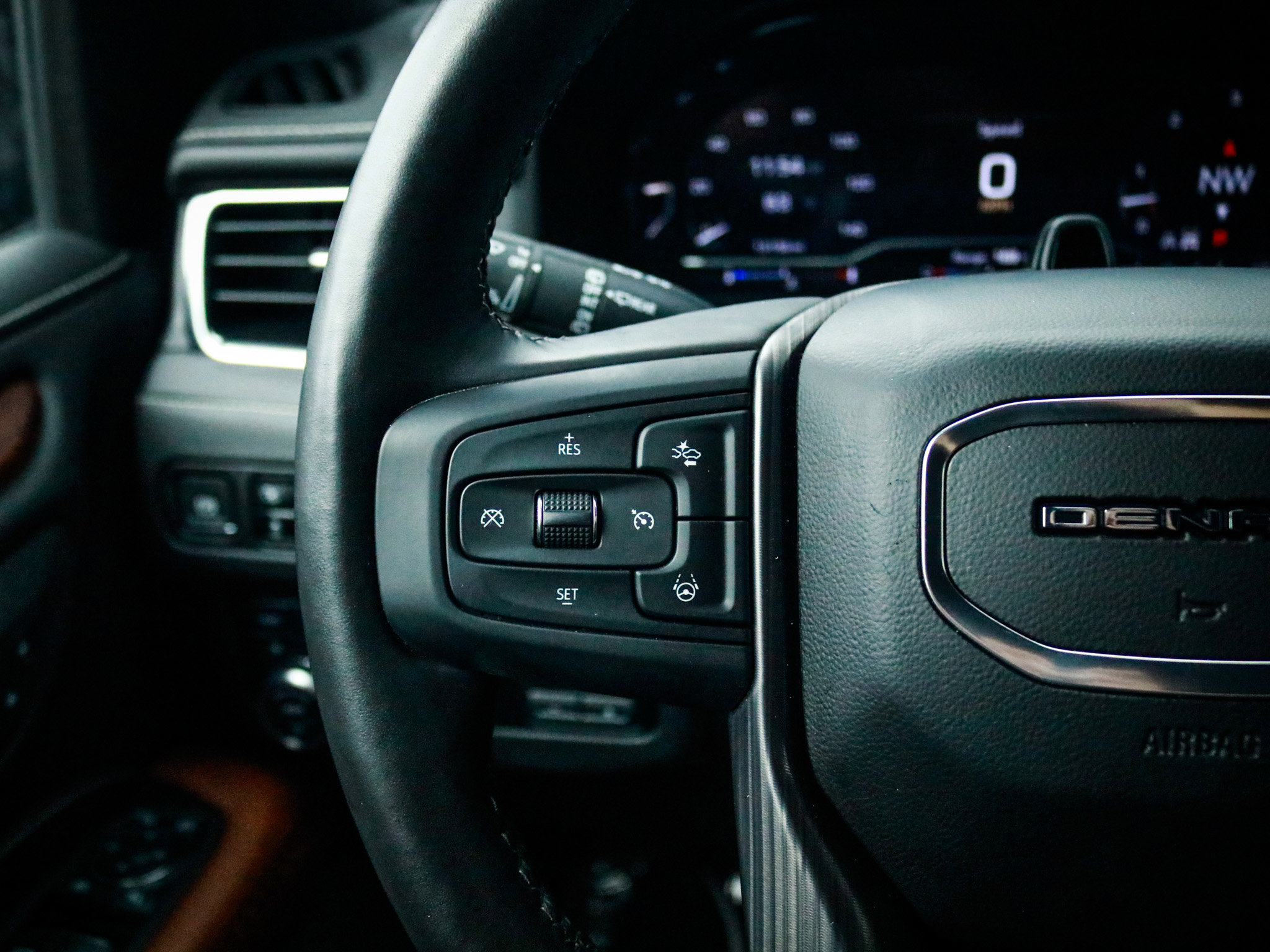 Used 2024 GMC Yukon XL Denali Ultimate image 19