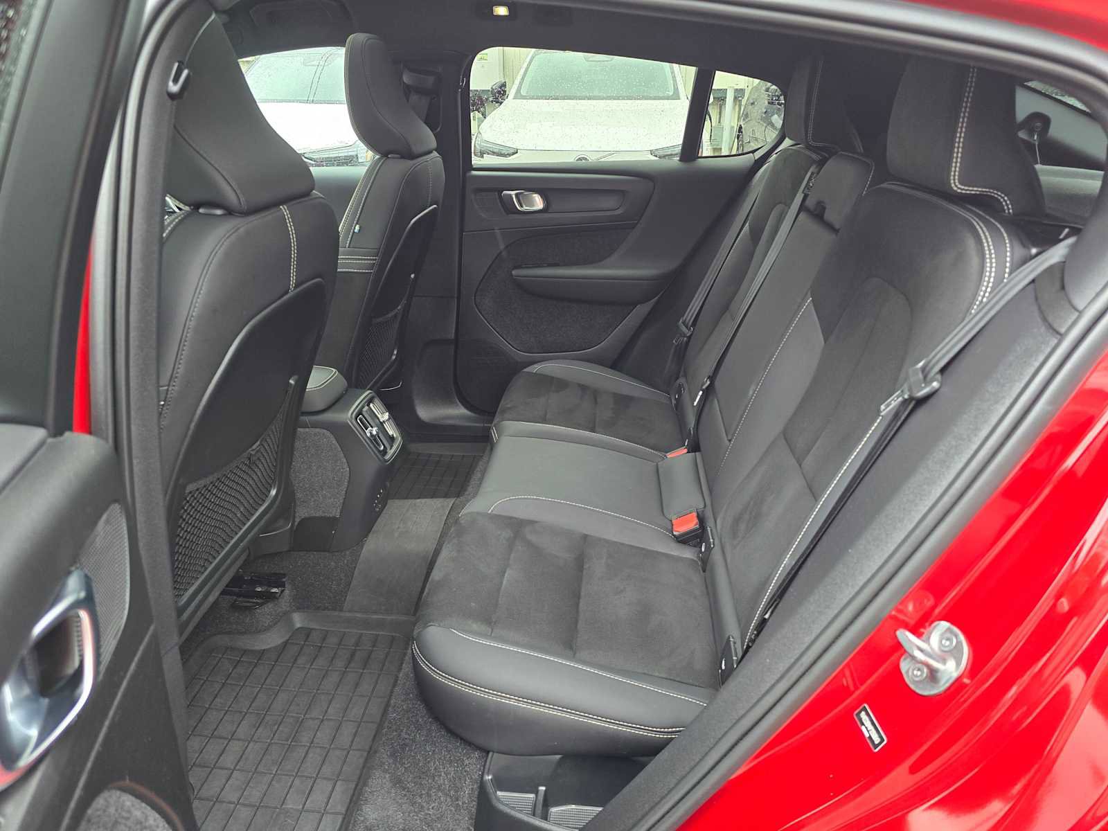 Certified 2023 Volvo C40 P8 Recharge Ultimate w/ Protection Package Premier AWD/4WD image 17