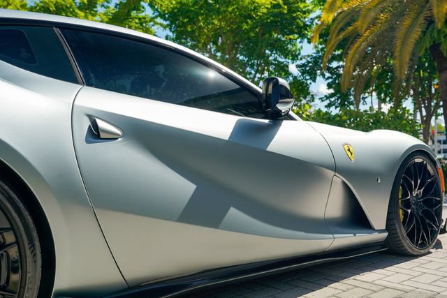 Used 2018 Ferrari 812 Superfast RWD image 27
