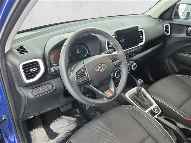 Certified 2025 Hyundai Venue Limited FWD image 10