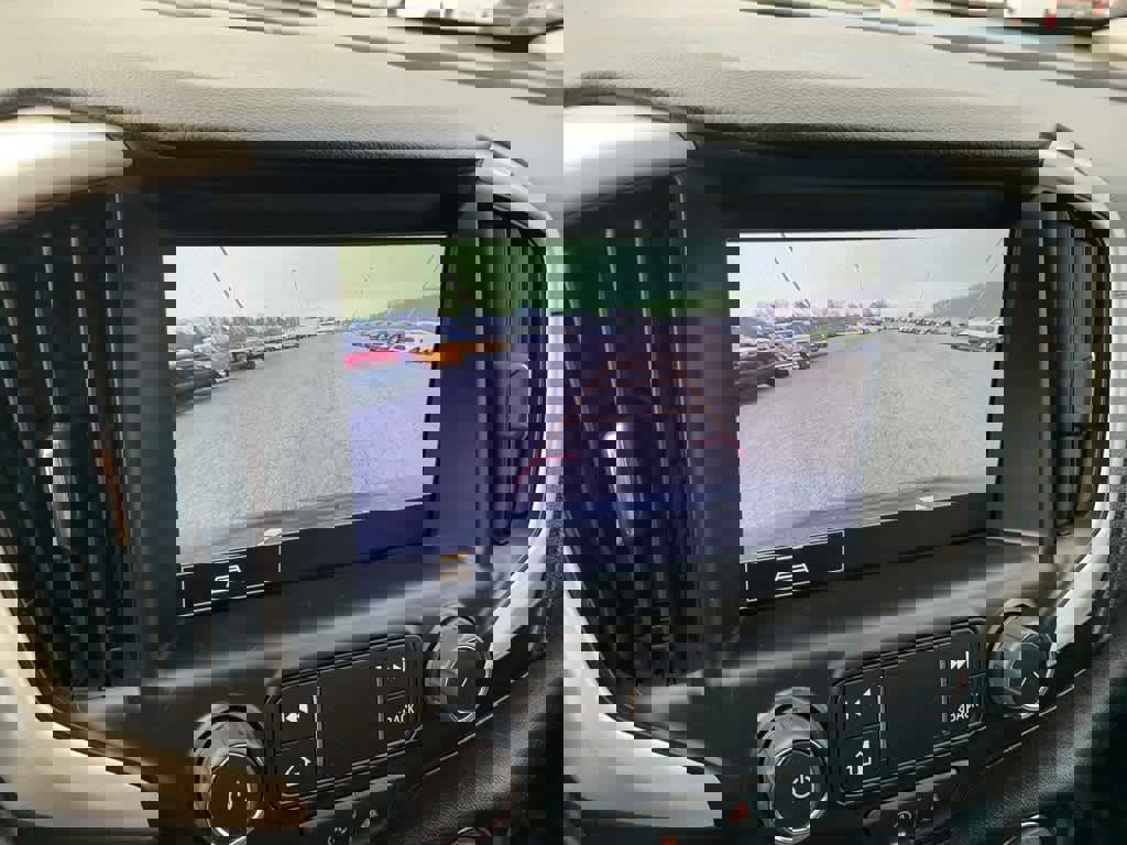 Used 2024 GMC Terrain SLT w/ Infotainment Package II AWD/4WD image 13