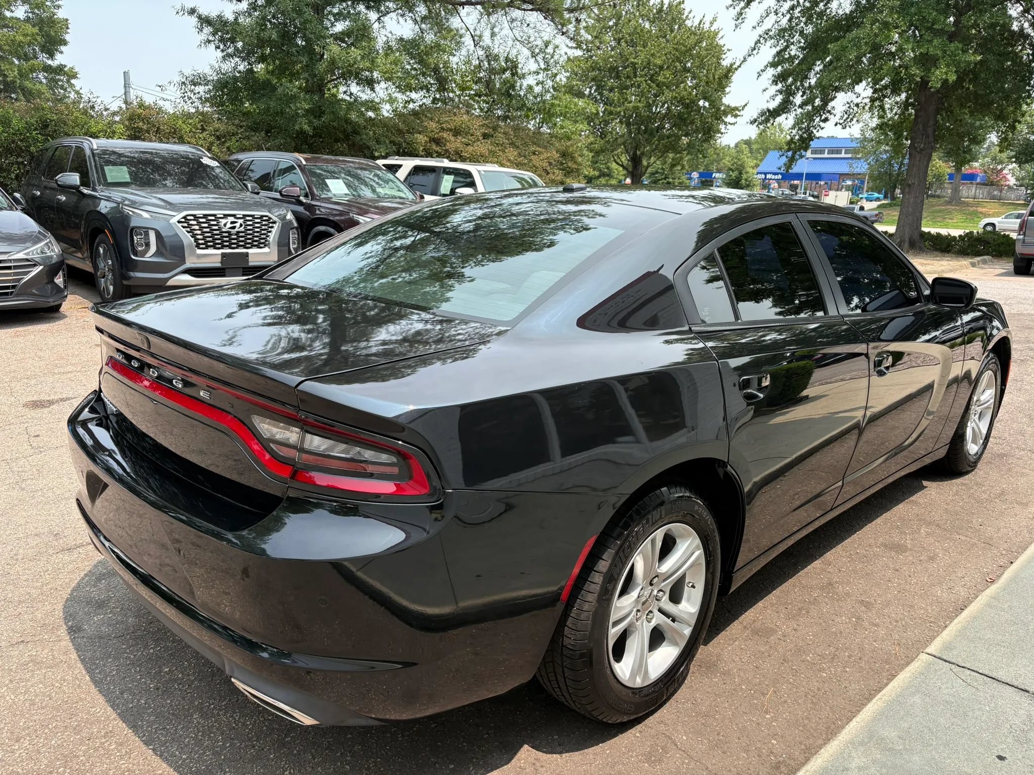 Used 2022 Dodge Charger SXT RWD image 5