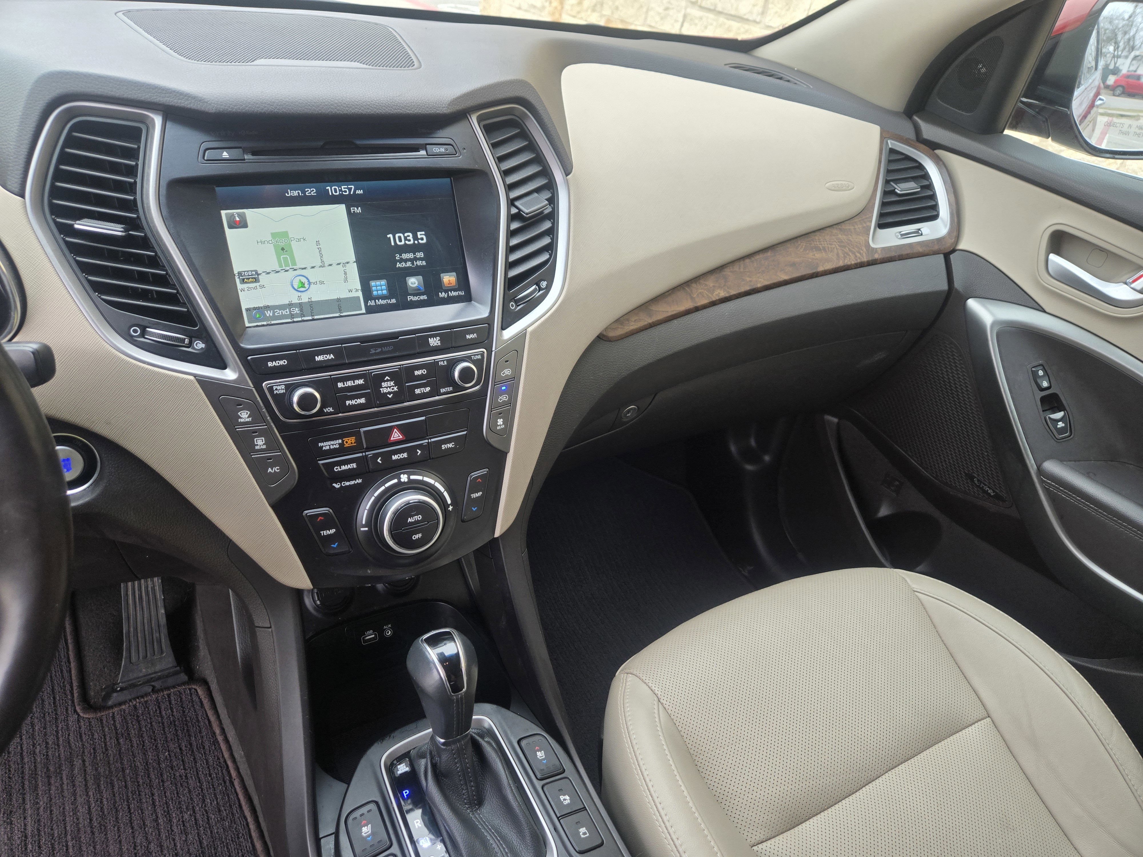 Used 2017 Hyundai Santa Fe SE Ultimate 3.3L Auto w/ SE Ultimate Tech Package 03 image 14