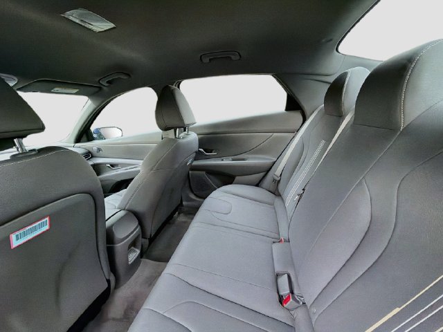 Used 2024 Hyundai Elantra SEL FWD image 23