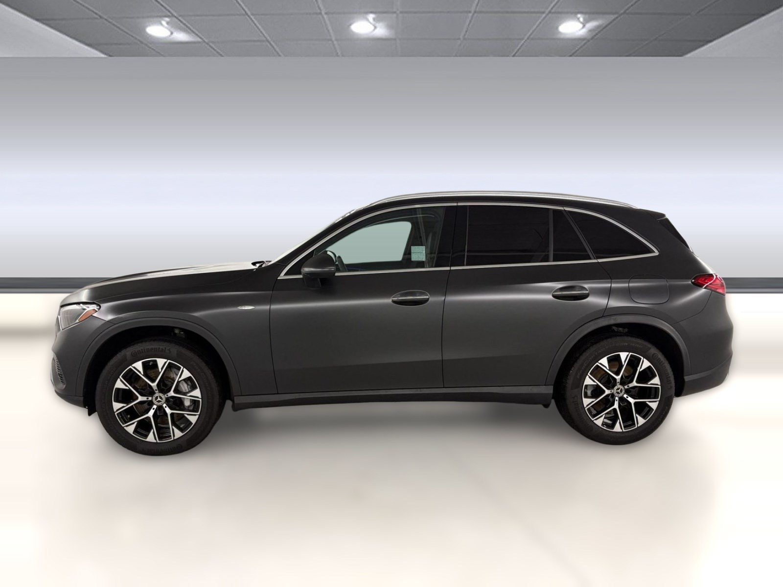 Used 2025 Mercedes-Benz GLC 350e 4MATIC image 2