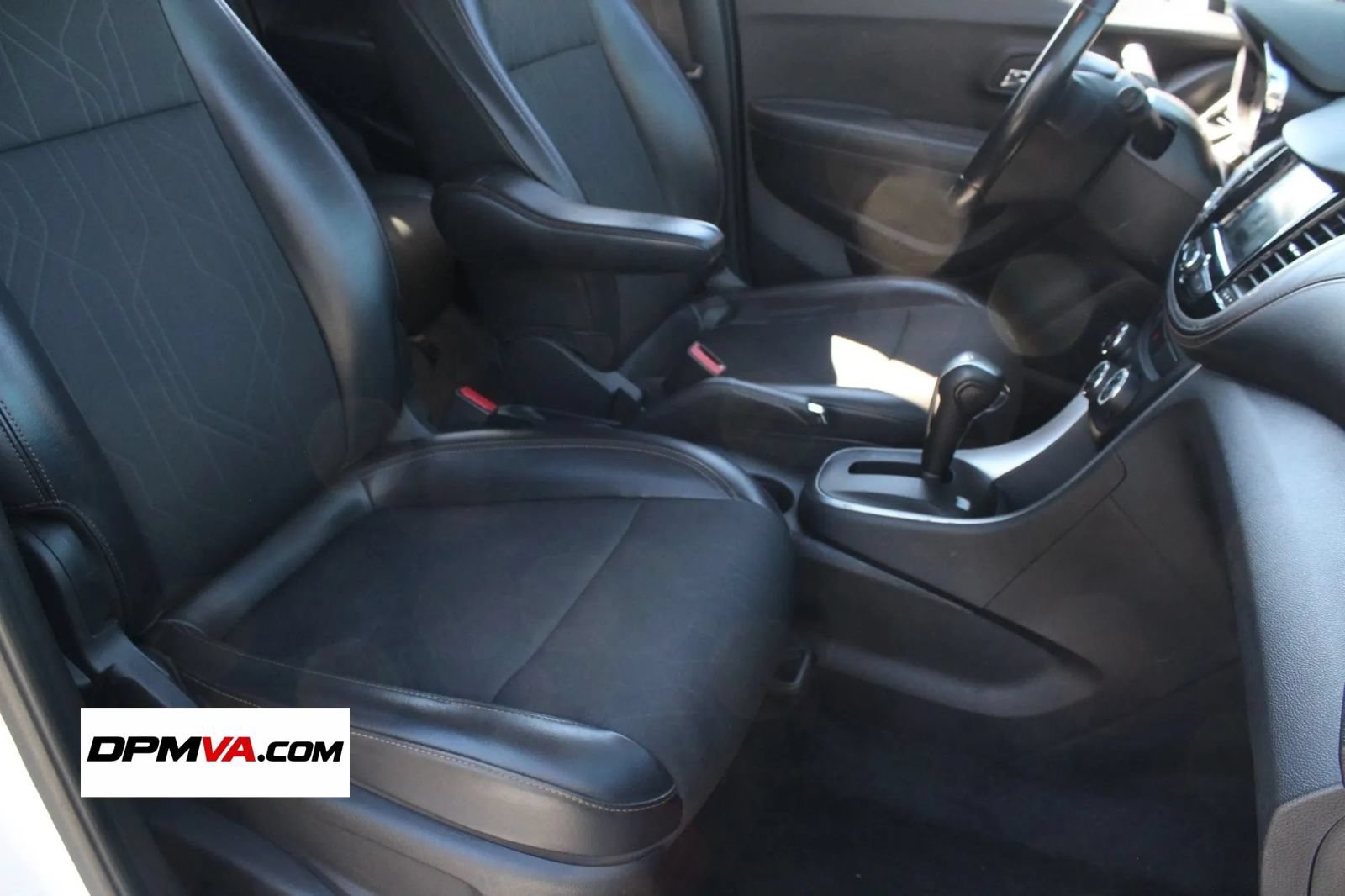Used 2018 Chevrolet Trax LT w/ LT Convenience Package AWD/4WD image 20