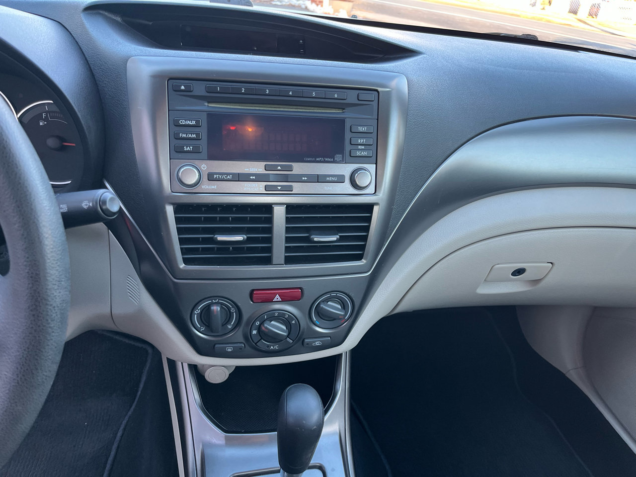 Used 2011 Subaru Impreza 2.5i image 10