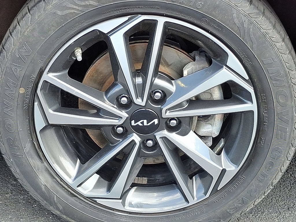 Certified 2024 Kia Forte LXS FWD image 8