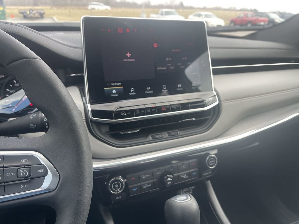 Used 2024 Jeep Compass Limited image 26